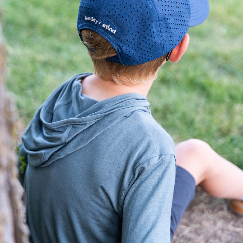 The ONE bamboo adventure shirt with hood and the snap back blue hat