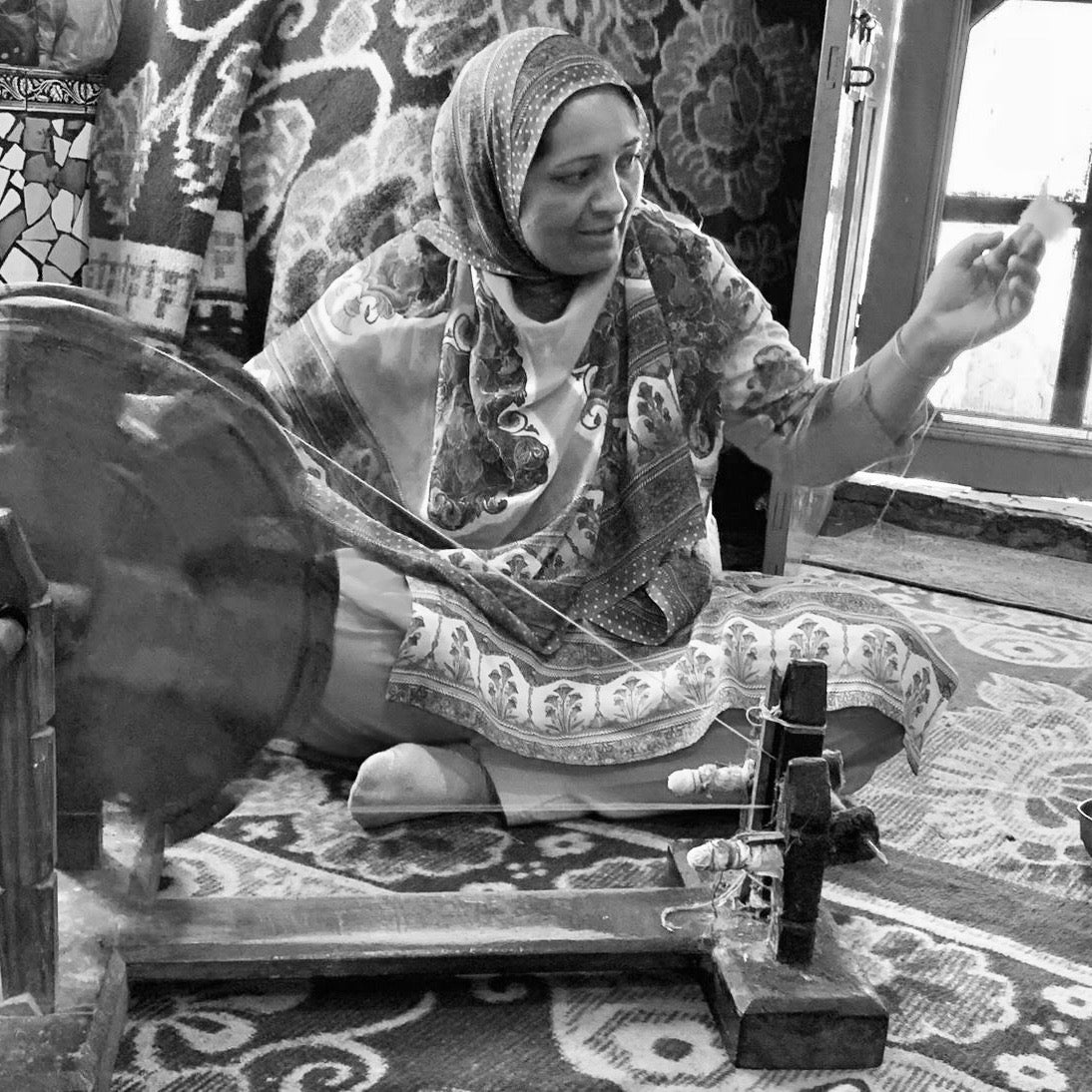 Artisan making pashmina wrap.